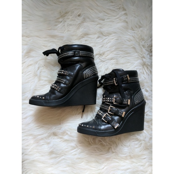 🛑 Sold ✋ Kors Black Studded Grayson Wedge - Picture 3 of 8